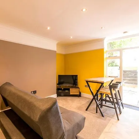 Apsley Villas-free Parking By Prescott